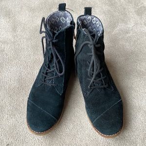 Toms suede lace & zip booties 6.5